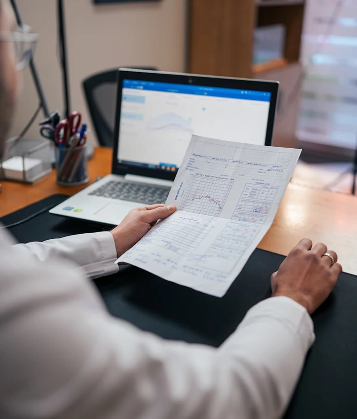 Professional analysing medical data